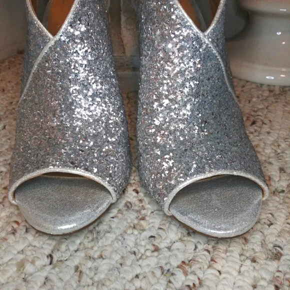 Jessica Simpson Jourie Sparkly Silver Glitter, Peep Toed Stiletto Heeled Shootie - Picture 4 of 12
